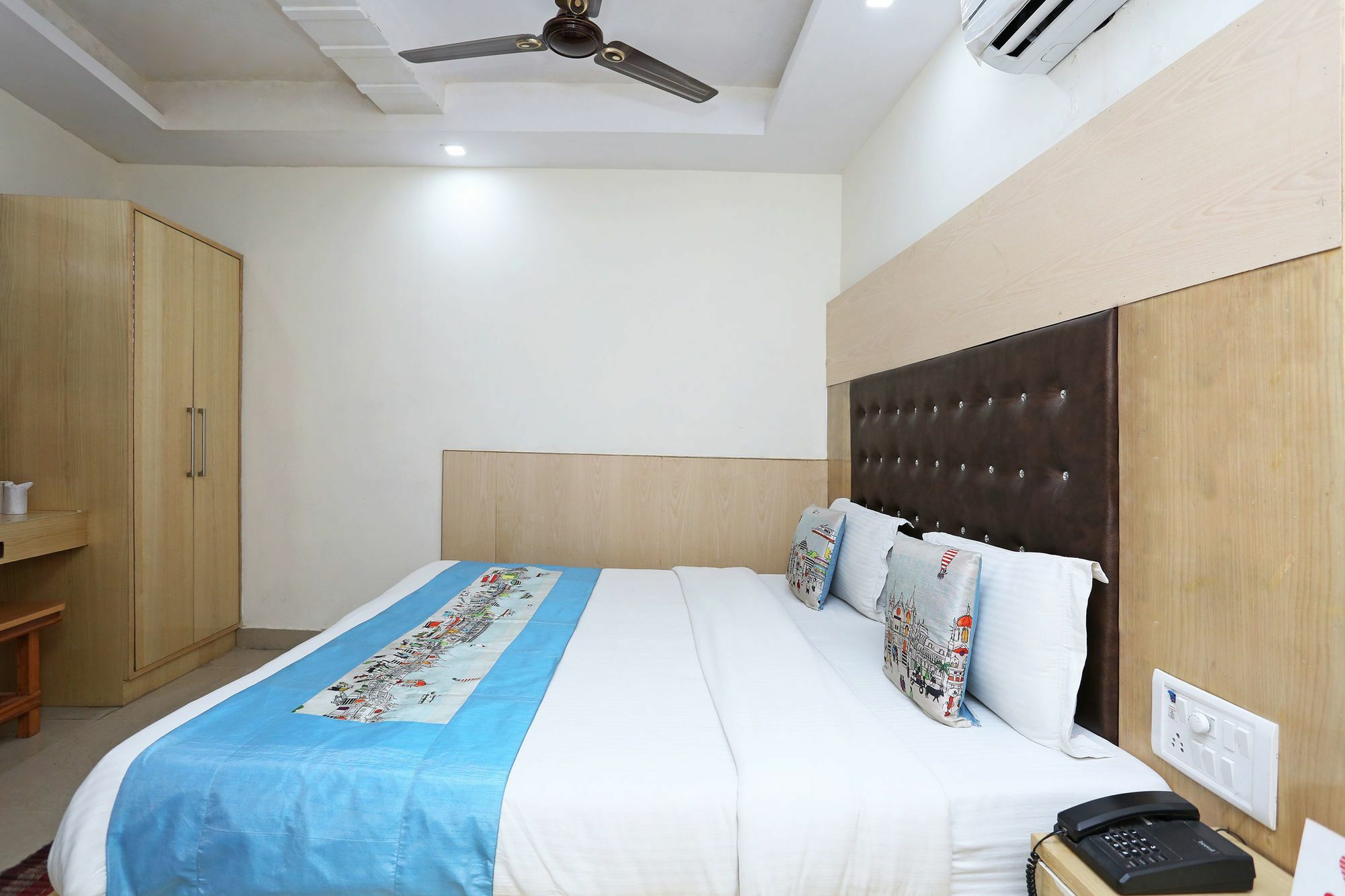 Oyo 9233 Hotel Cottage Lord Krishna Nueva Delhi Exterior foto